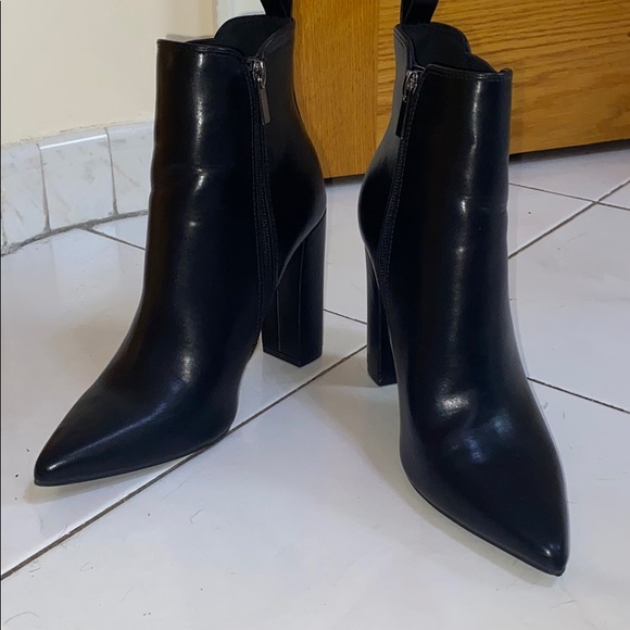 Heeled boots - Picture 1 of 4